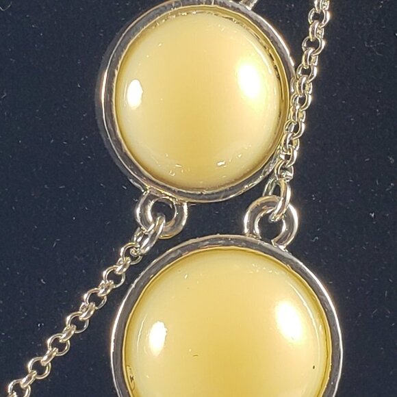 Yellow Radiance: Layered Silver Necklace & Drop Earrings Set – Statement Jewelry - Picture 6 of 8